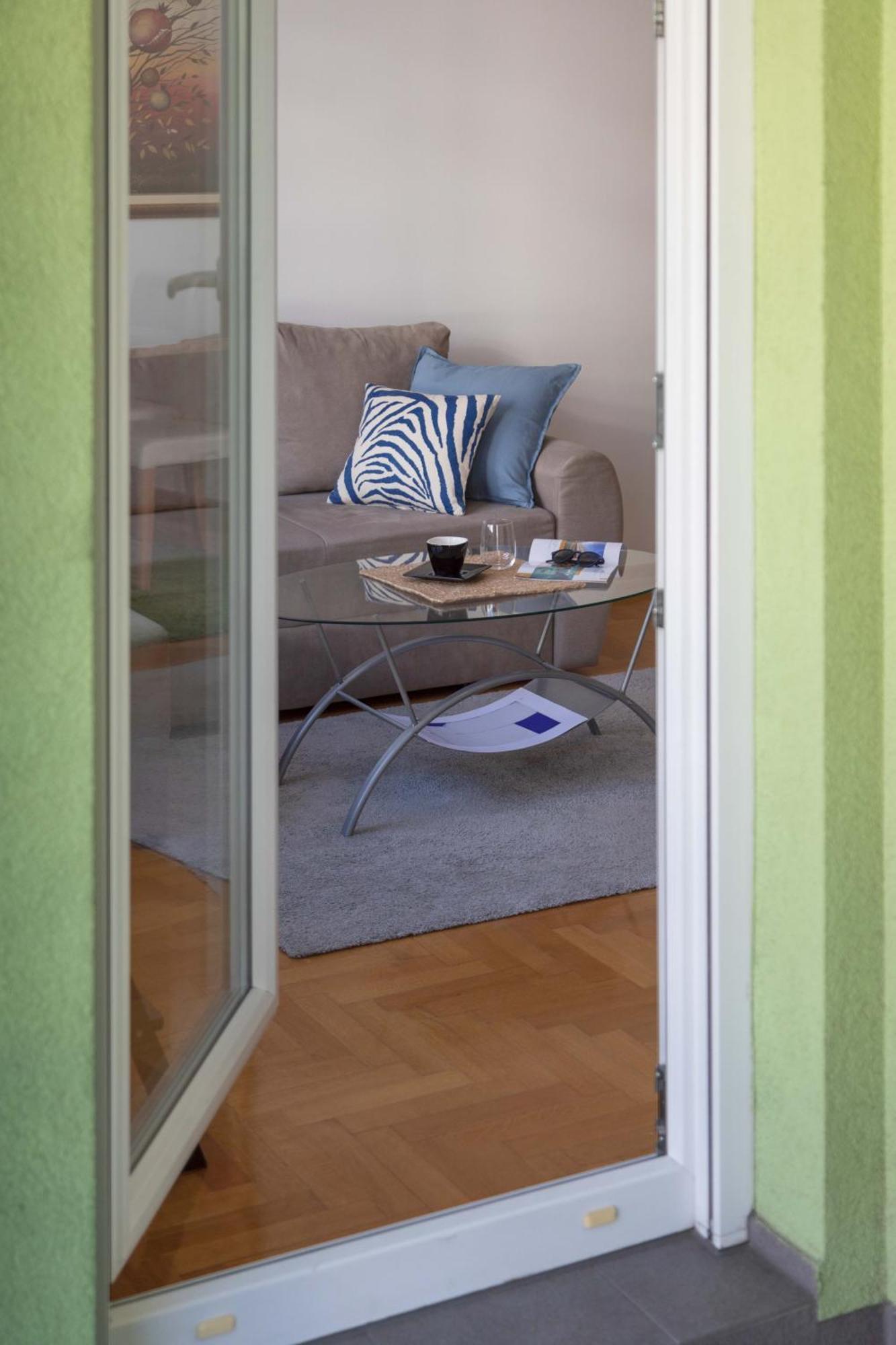 Sunny 1Bdr With Balcony & Parking Leilighet Zagreb Eksteriør bilde