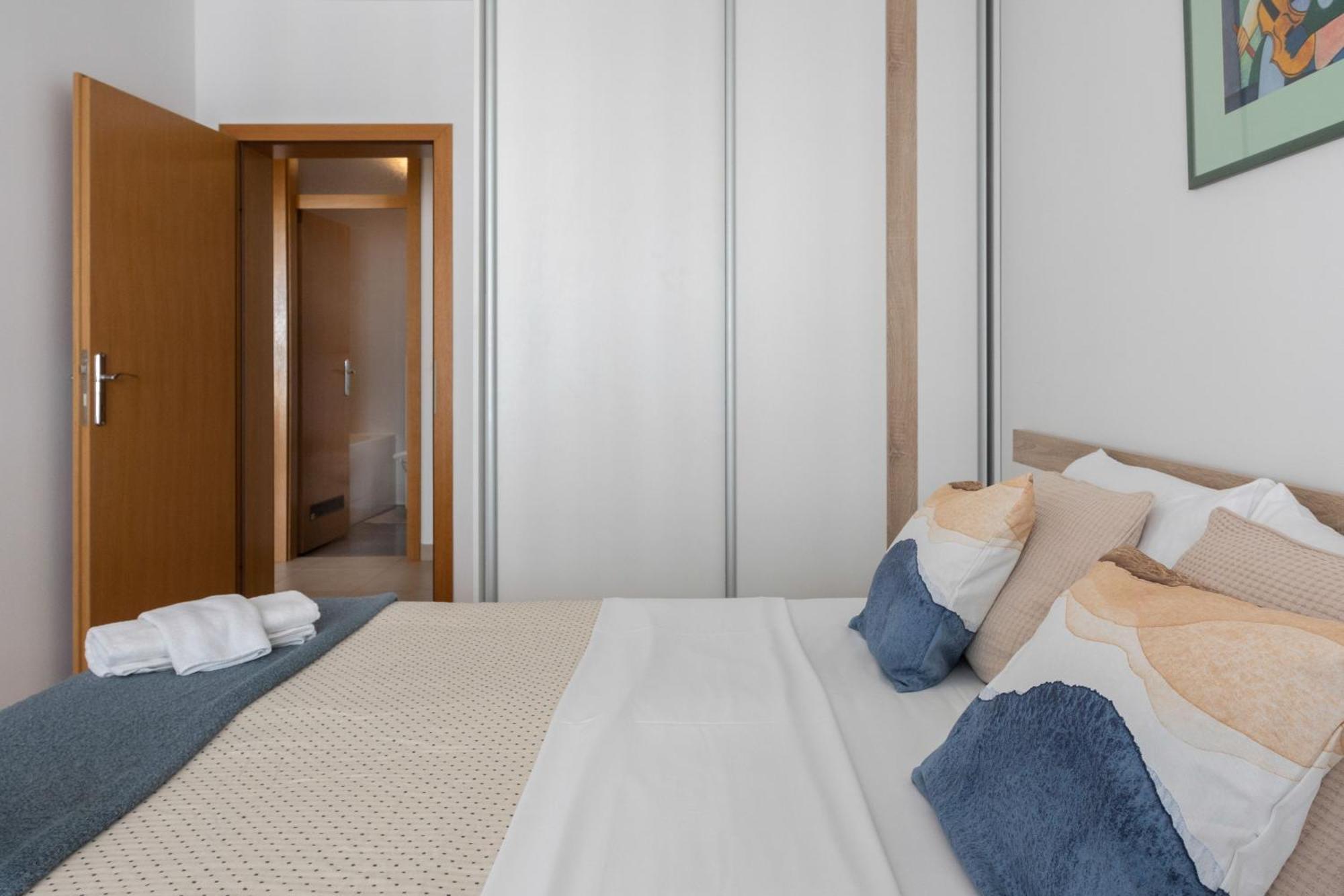 Sunny 1Bdr With Balcony & Parking Leilighet Zagreb Eksteriør bilde